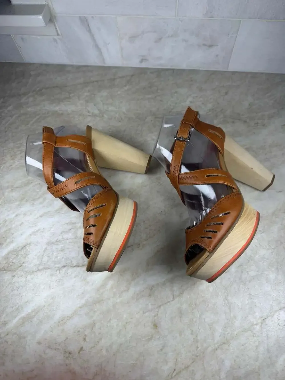 DV Dolce Vita Brown Leather Strappy Peep Toe Wedge Sandals Women’s Size 7